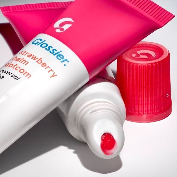 Glossier Strawberry Balm Dotcom, New - Picture 1 of 3